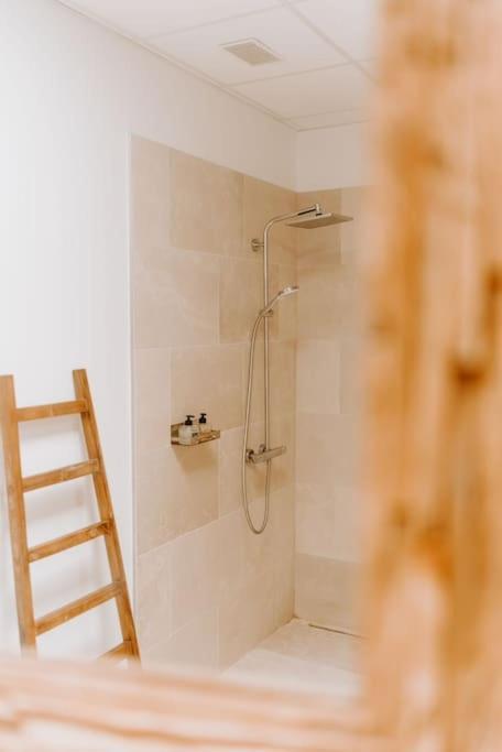 Tubize Suite De Charme Avec Jacuzzi Et Cabine Infrarouge מראה חיצוני תמונה